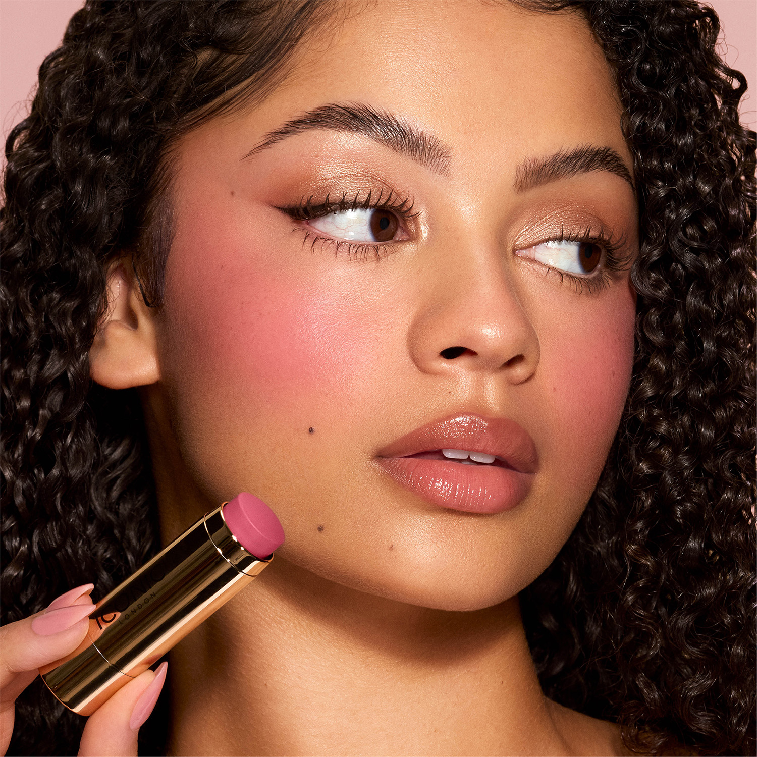 BLURRING BLUSH STICK BY ICONIC LONDON (RUBOR EN BARRA PARA MEJILLAS)